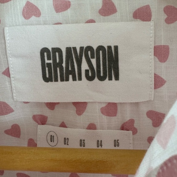 Grayson Anthropologie The Hero Pink Heart Button Down Shirt Size XSmall - Picture 5 of 6